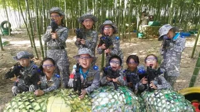湖北正念夏令营：军事夏令营为什么如此受欢迎?