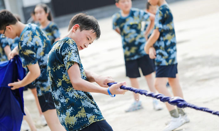 武汉阳光领袖夏令营-军事夏令营有什么招生条件？
