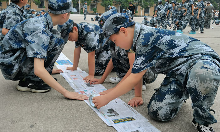 武汉阳光领袖夏令营-参加军事夏令营能改变孩子吗?