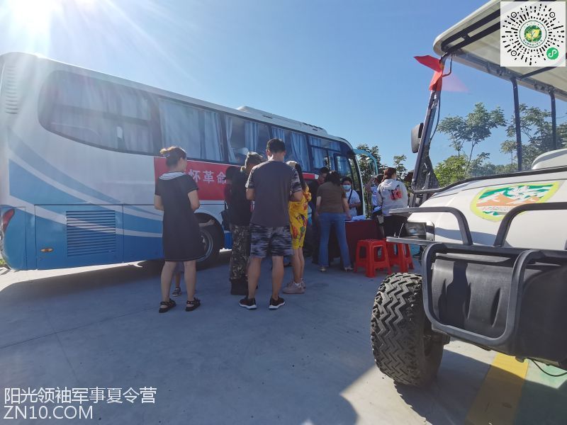 武汉阳光领袖夏令营:7月份了,给孩子报军事夏令营晚不晚?