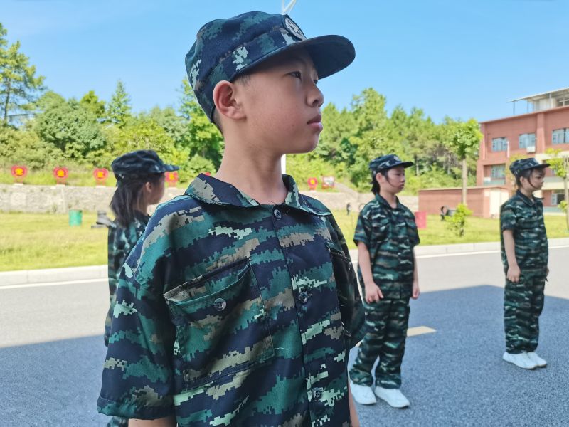 阳光领袖军事夏令营:为什么现在的军事夏令营越来越流行?